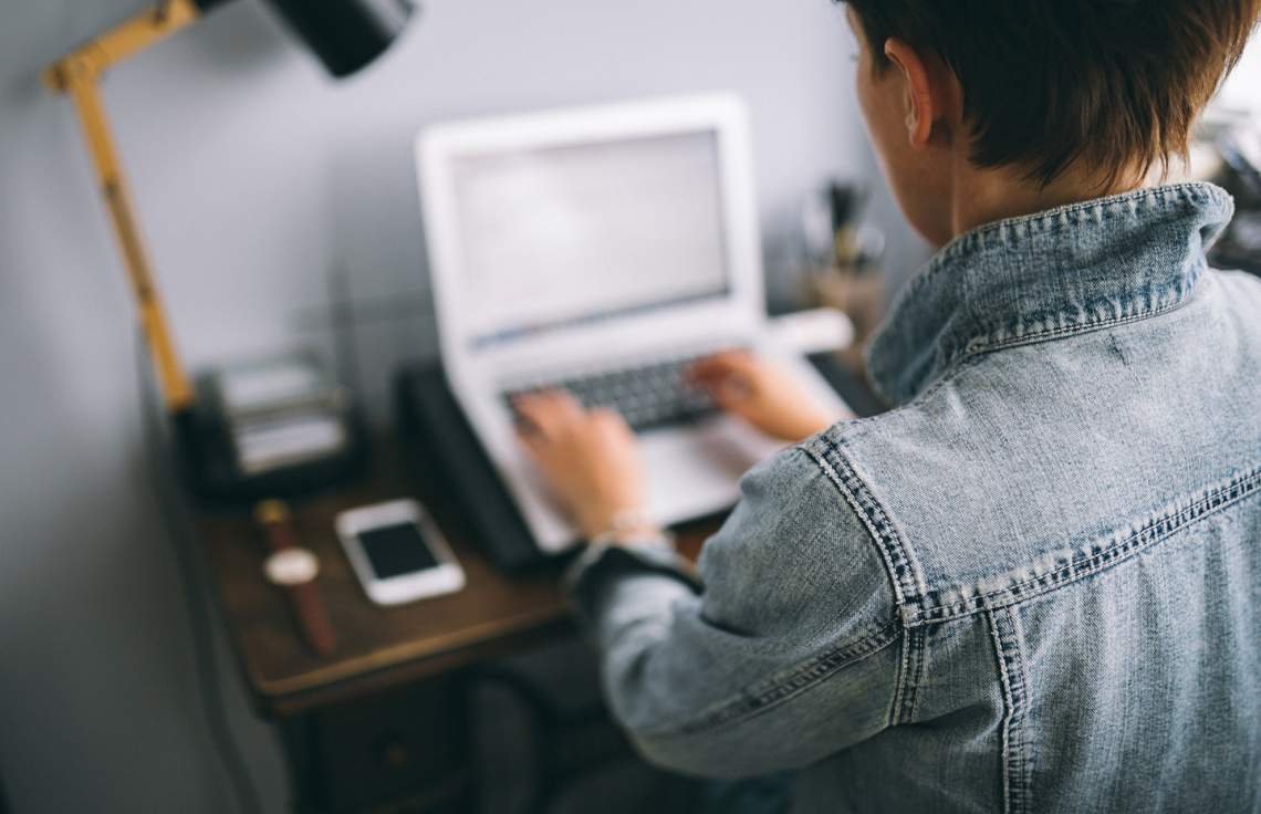 El ránking Tipeo de Copy (la demanda subió un 27,21%) React.js (la demanda subió un 25,73%) ASP (la demanda subió un 21,75%) Adobe Flash (la demanda subió un 19,54%) Word (la demanda subió un 17,01%) Procesamiento de Datos (la demanda subió un 16,99%) Social Networking (la demanda subió un 16,90%) Facebook Marketing (la demanda subió un 15,05%) Illustrator (la demanda subió un 13,74%) node.js (la demanda subió un 12,70%)