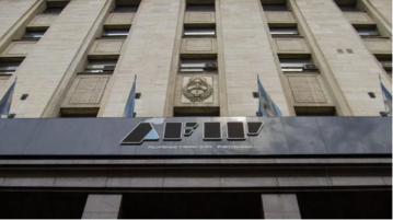 La recaudación tributaria nacional volvió a caer en junio